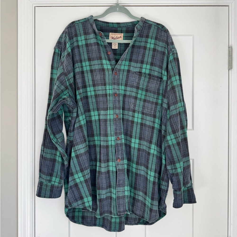 90s / Y2K Woolrich button-down flannel with soft band collar